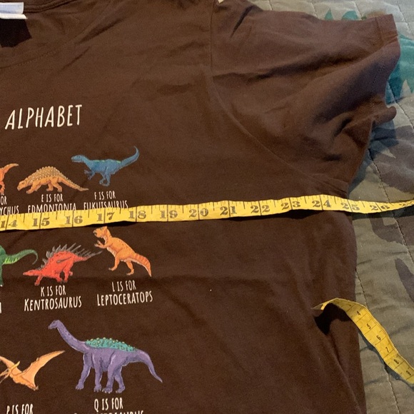 Women’s size 3X dinosaur T-shirt - Picture 4 of 5